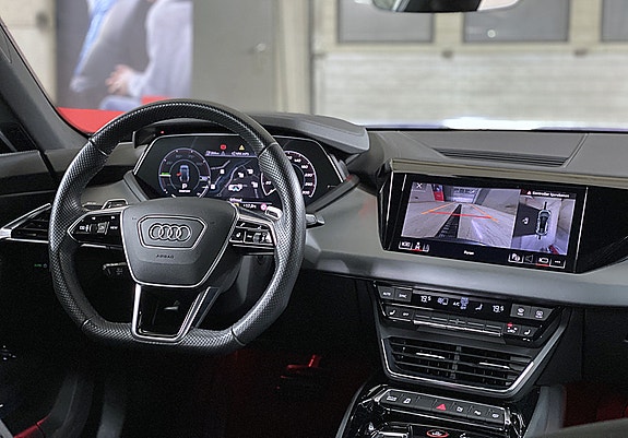 Audi e-tron GT 19 of 28