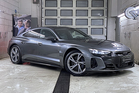 Audi e-tron GT 2 of 28