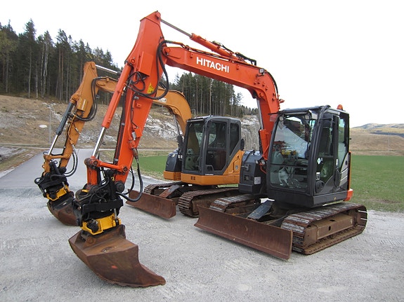 Hitachi ZX85US-5, Case CX75SR