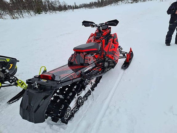 Polaris 850 Switchback Assault Matryx  146 8 of 9
