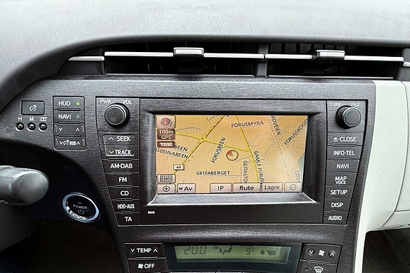 Toyota Prius 16 of 30