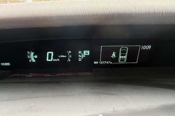 Toyota Prius 14 of 30