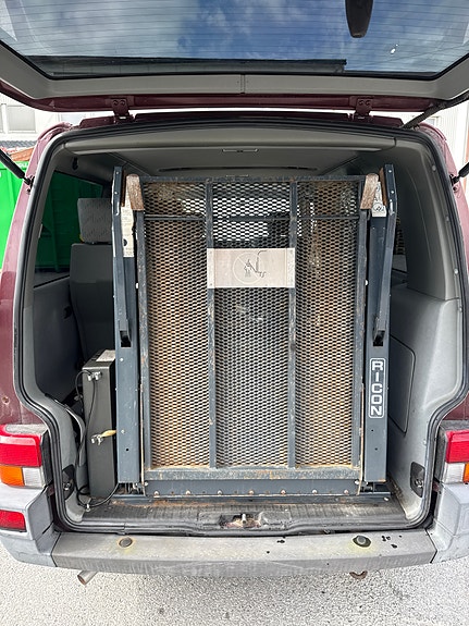 Volkswagen Caravelle 5 of 14