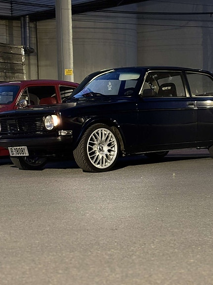Volvo 142 9 of 13