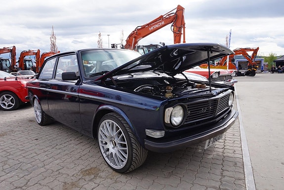 Volvo 142 8 of 13