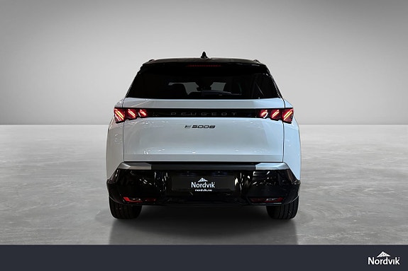 Peugeot e-5008 6 of 30