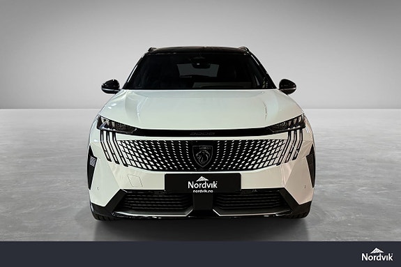 Peugeot e-5008 2 of 30