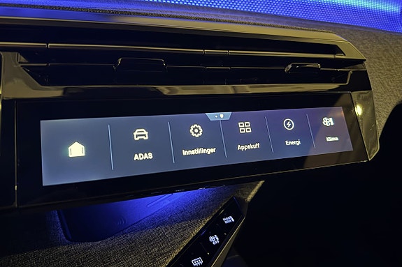 Peugeot e-5008 22 of 30