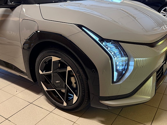 Kia EV4 11 of 30