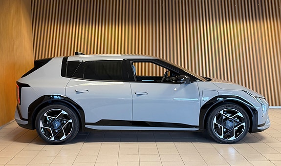 Kia EV4 3 of 5