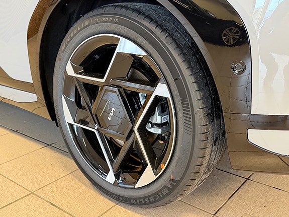 Kia EV4 9 of 30