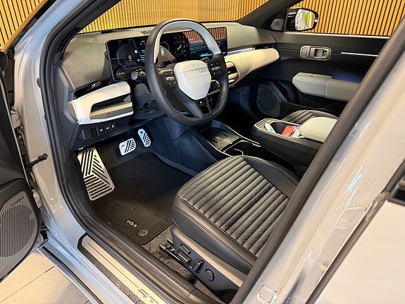Kia EV4 15 of 30