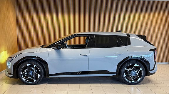 Kia EV4 8 of 30