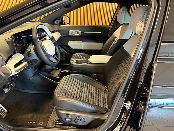 Kia EV4 12 of 25