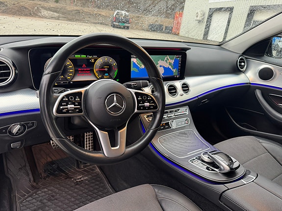 Mercedes-Benz E300 de 8 of 10