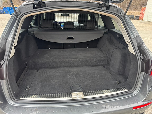 Mercedes-Benz E300 de 5 of 10