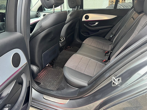 Mercedes-Benz E300 de 9 of 10