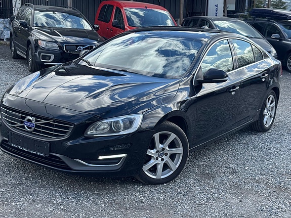Volvo S60 3 of 5
