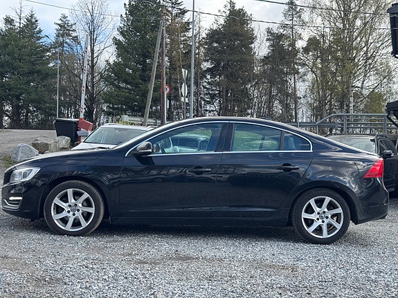 Volvo S60 4 of 5