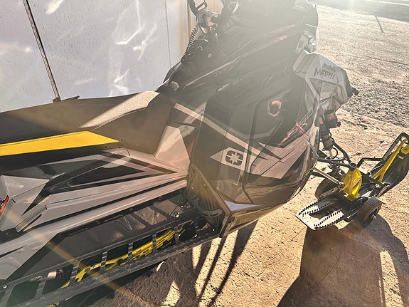Polaris 850 RMK Khaos Slash 4 of 5