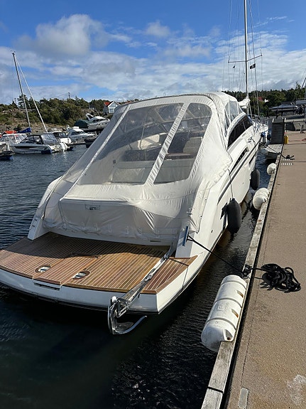 2022 Windy 37 Shamal 2xD440 med joystick og 22" Raymarine 10 of 23