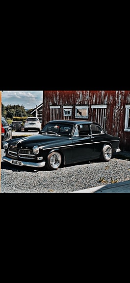 Volvo Amazon 2 of 5