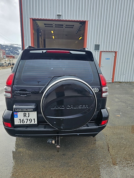Toyota Land Cruiser 4 of 18