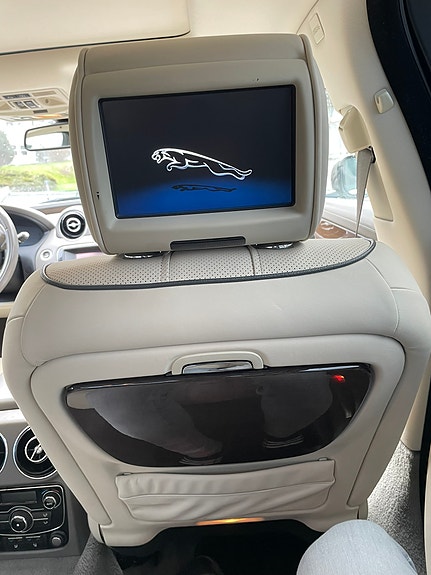 Jaguar XJ 25 of 30