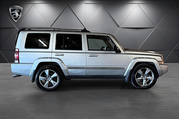 Jeep Commander 4 of 5