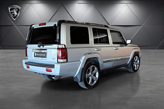 Jeep Commander 5 of 5