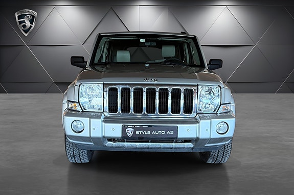 Jeep Commander 2 of 5