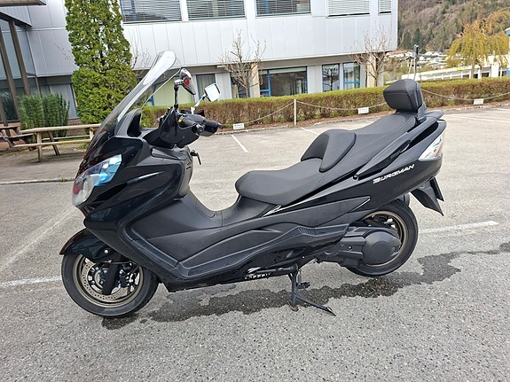 Suzuki AN 400Z Burgman 11 of 13