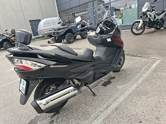 Suzuki AN 400Z Burgman 7 of 13
