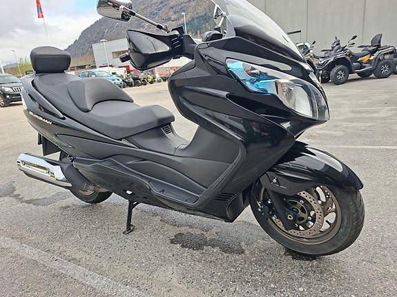 Suzuki AN 400Z Burgman 6 of 13
