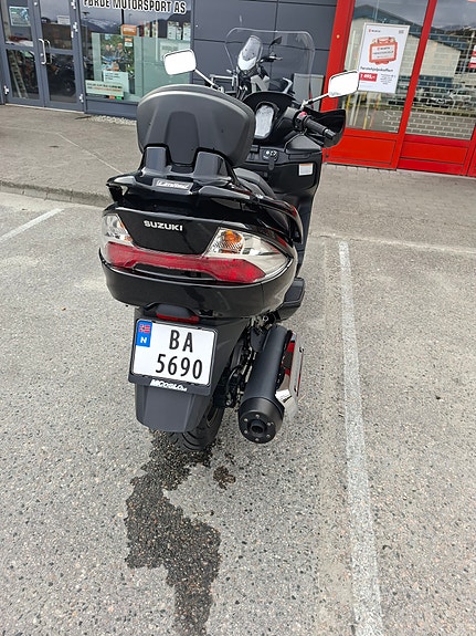 Suzuki AN 400Z Burgman 8 of 13