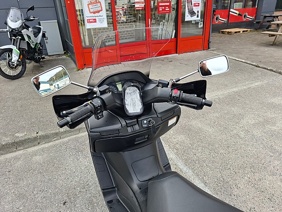 Suzuki AN 400Z Burgman 13 of 13
