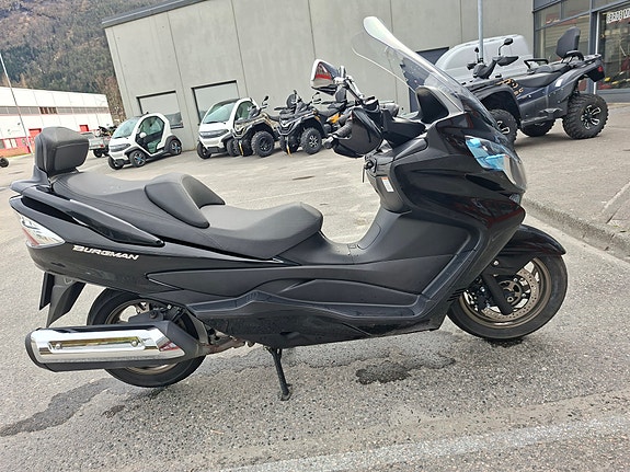 Suzuki AN 400Z Burgman 2 of 13