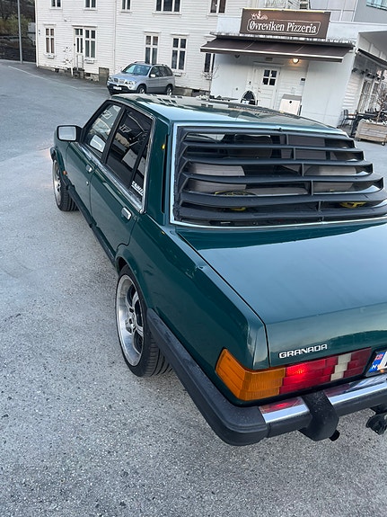 Ford Granada 6 of 12
