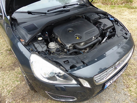Volvo S60 4 of 6