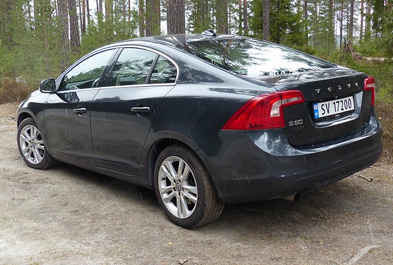 Volvo S60 3 of 6