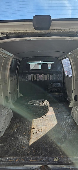 Toyota HiAce 14 of 15