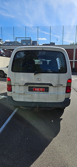 Toyota HiAce 13 of 15