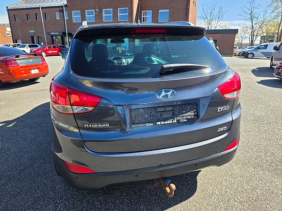 Hyundai ix35 8 of 28