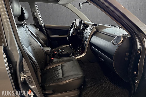Suzuki Grand Vitara 9 of 13