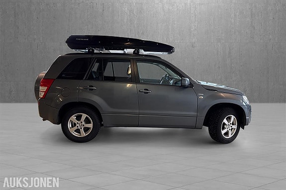 Suzuki Grand Vitara 2 of 13