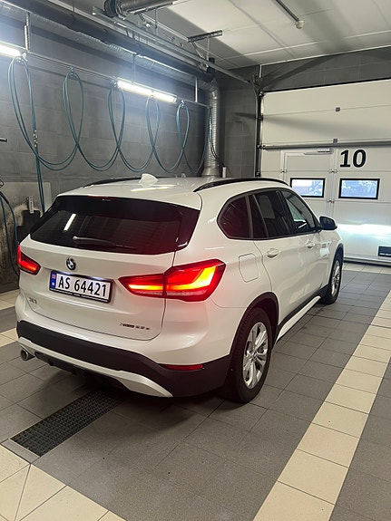 BMW X1 3 of 25