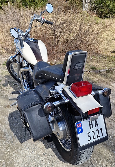 Suzuki VS 1400 INTRUDER 2 of 6