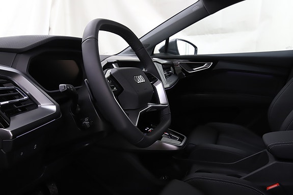 Audi Q4 e-tron 30 of 30