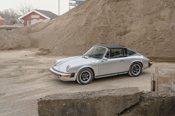Porsche 911 7 of 19