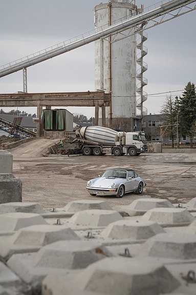 Porsche 911 3 of 5